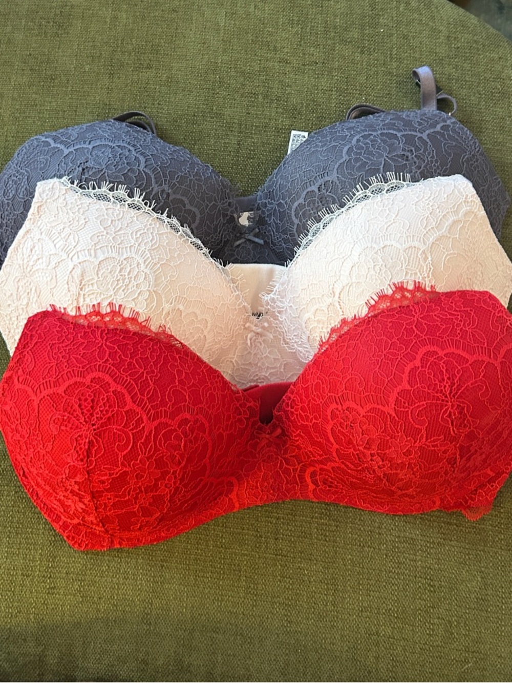 Victoria's Secret Angel Dreams Red Pink Gray Lace Bras Lot of 3 Sz 36D